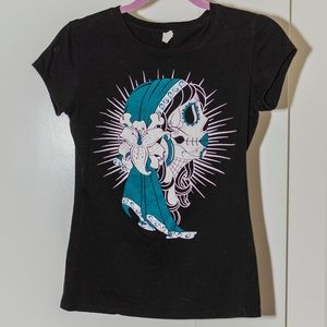 Black, Sugar Skull graphic tee!